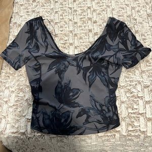 Lululemon top